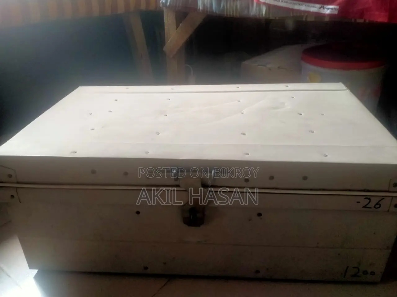 ঘরের আসবাবপত্র
