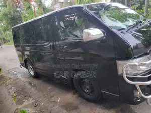 টয়োটা হাইএচ ২০০৬ কালো