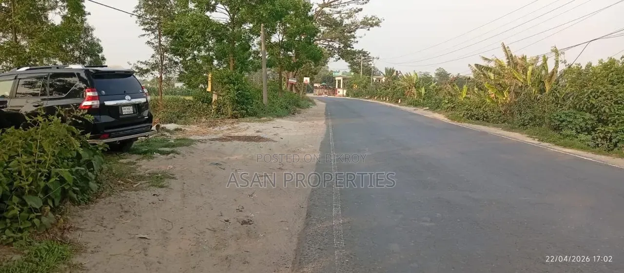 টঙ্গি ঘোড়াশাল হাইওয়ে রোডের সাথে ৬৫ কাঠা জমি বিক্রয় হইবে।