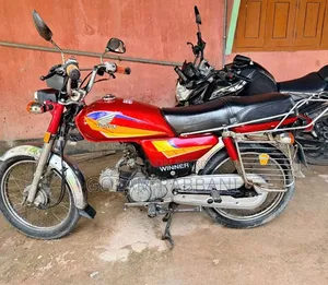 হন্ডা ২০০২ লাল