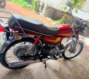 হন্ডা ২০০২ লাল