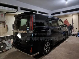 Toyota Noah 2017 Blue