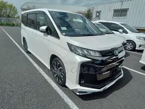 Toyota Noah 2024 Pearl