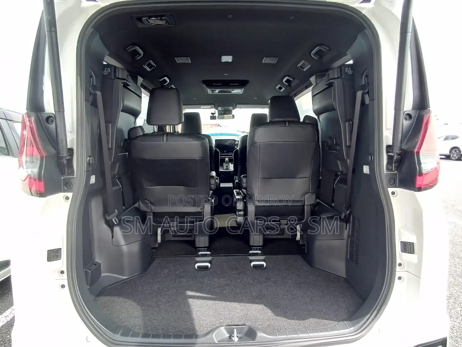 Toyota Noah 2024 Pearl
