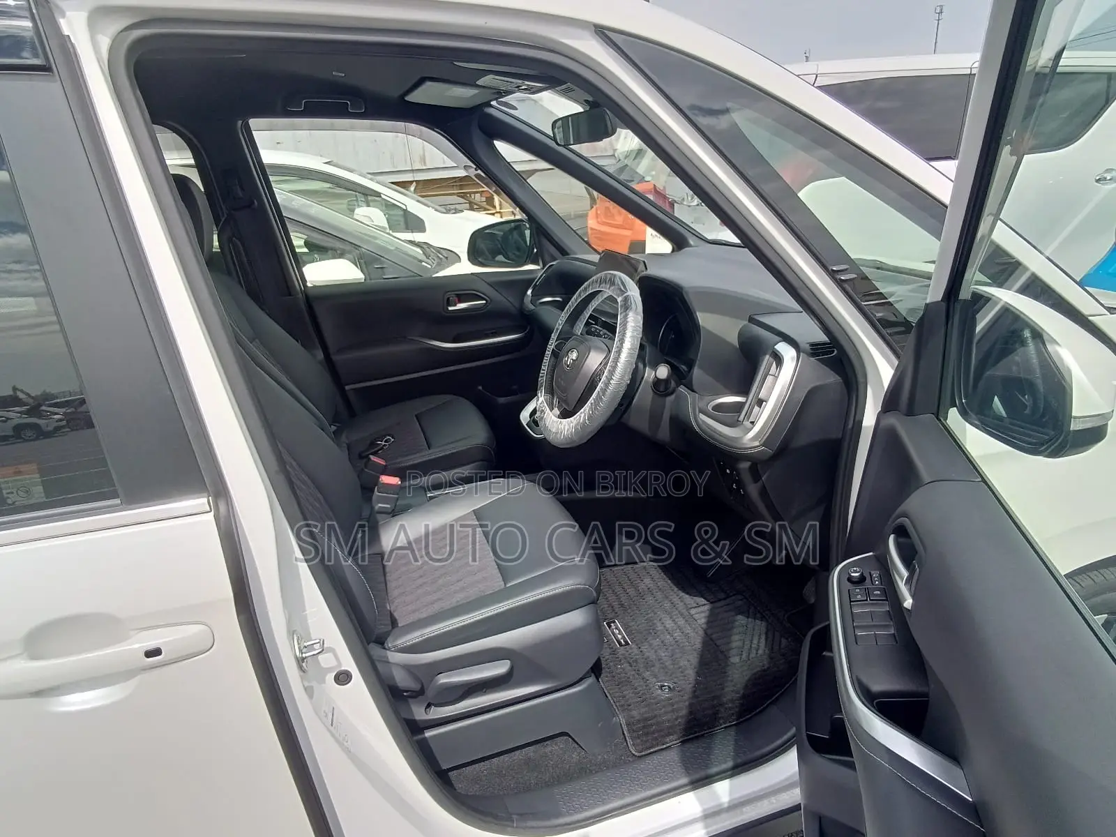 Toyota Noah 2024 Pearl