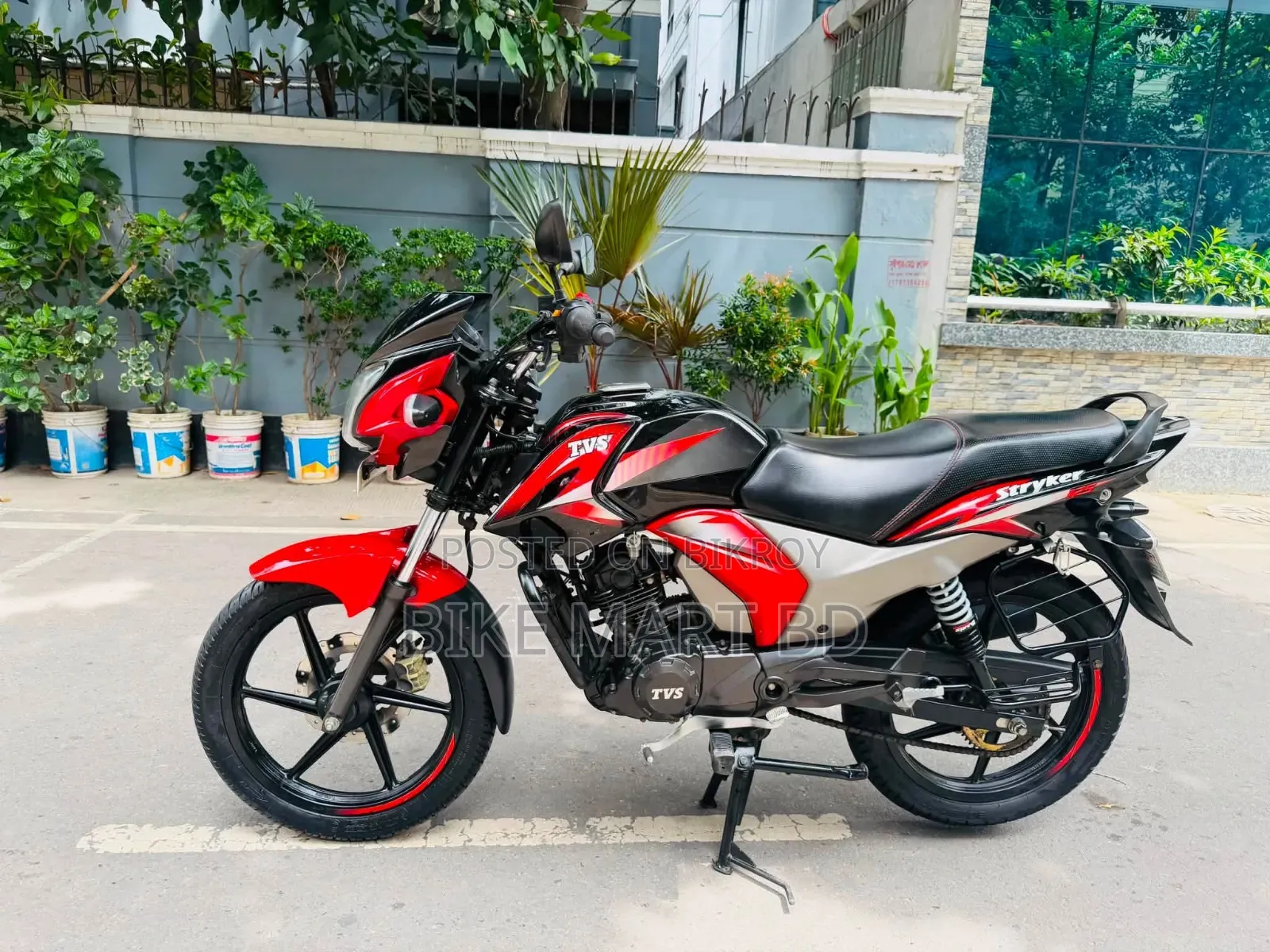 টিভিএস স্ট্রাইকার ১২৫ ২০২৪ কালো