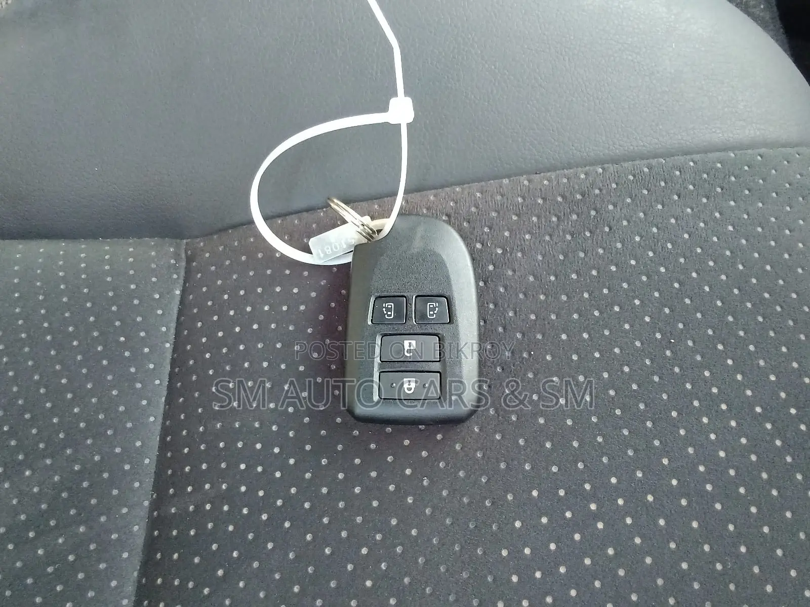 টয়োটা হিয়াস ২০২১ কালো
