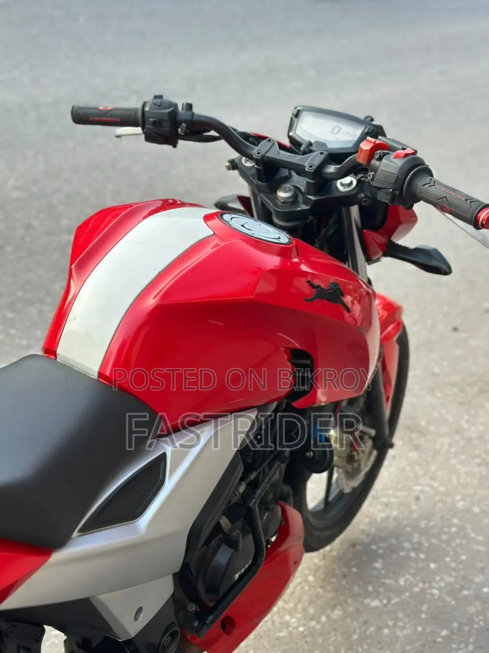 টিভিএস আপাচে ১৬০ ৪ভি ২০১৯ লাল