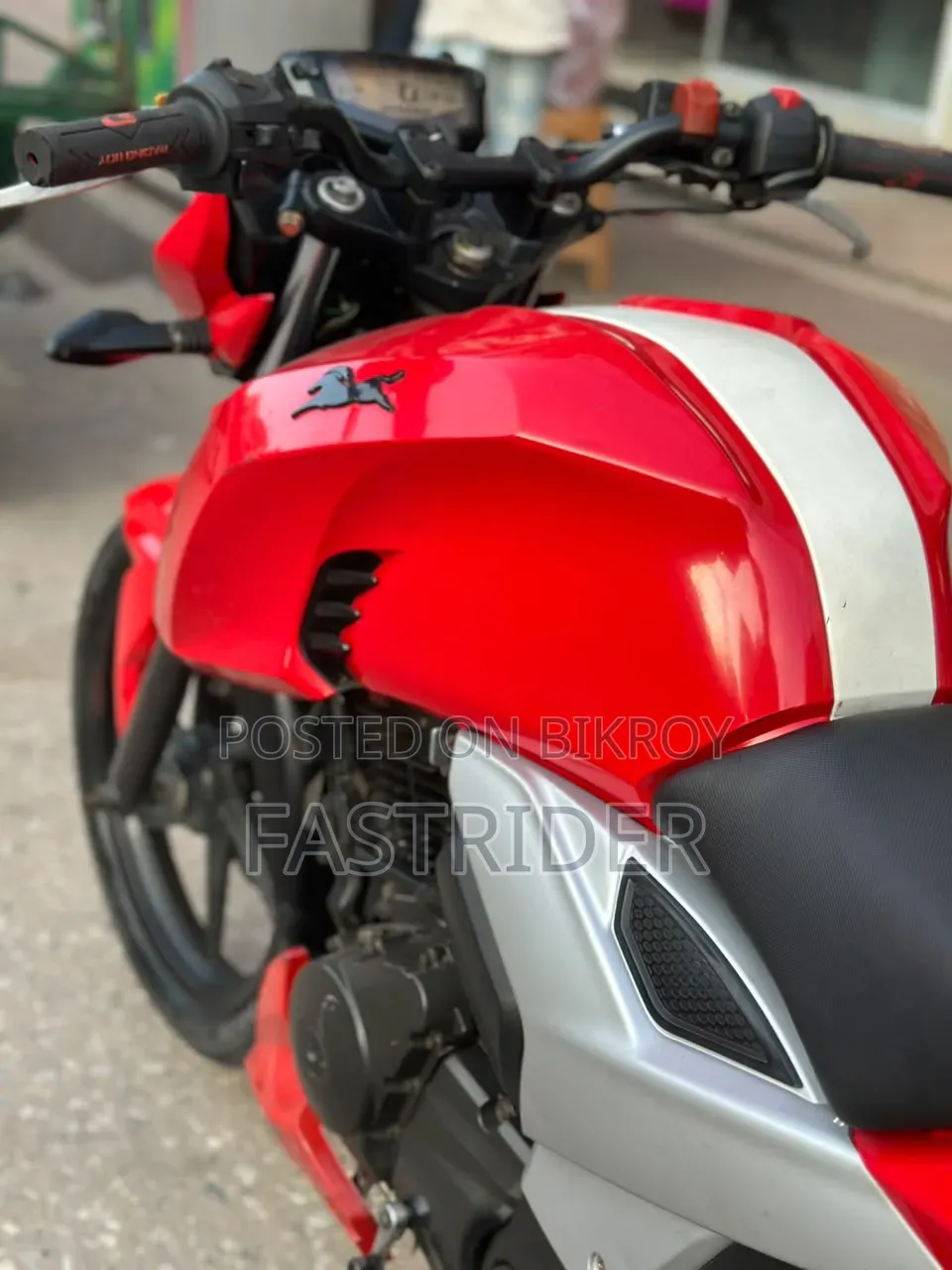 টিভিএস আপাচে ১৬০ ৪ভি ২০১৯ লাল