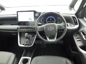 New Toyota Noah 2023 Pearl