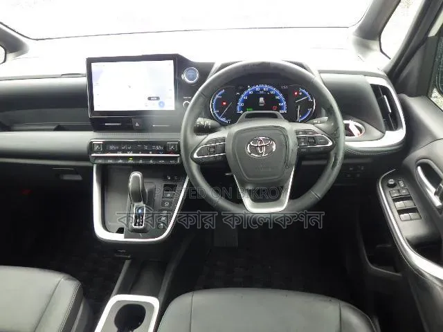 New Toyota Noah 2023 Pearl