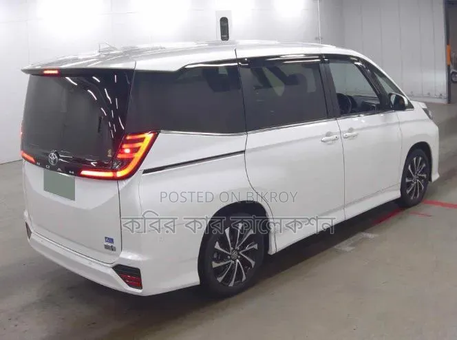 New Toyota Noah 2023 Pearl