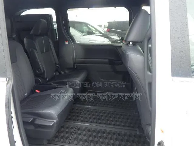 New Toyota Noah 2023 Pearl
