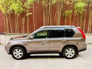 Nissan X-Trail 2010 Gray