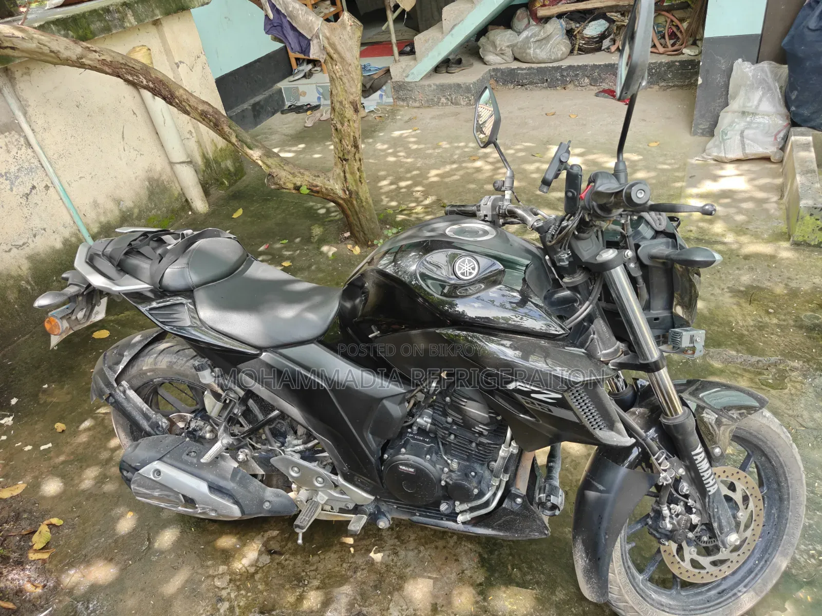 ইয়ামাহা এফজেড ২০২৫ কালো