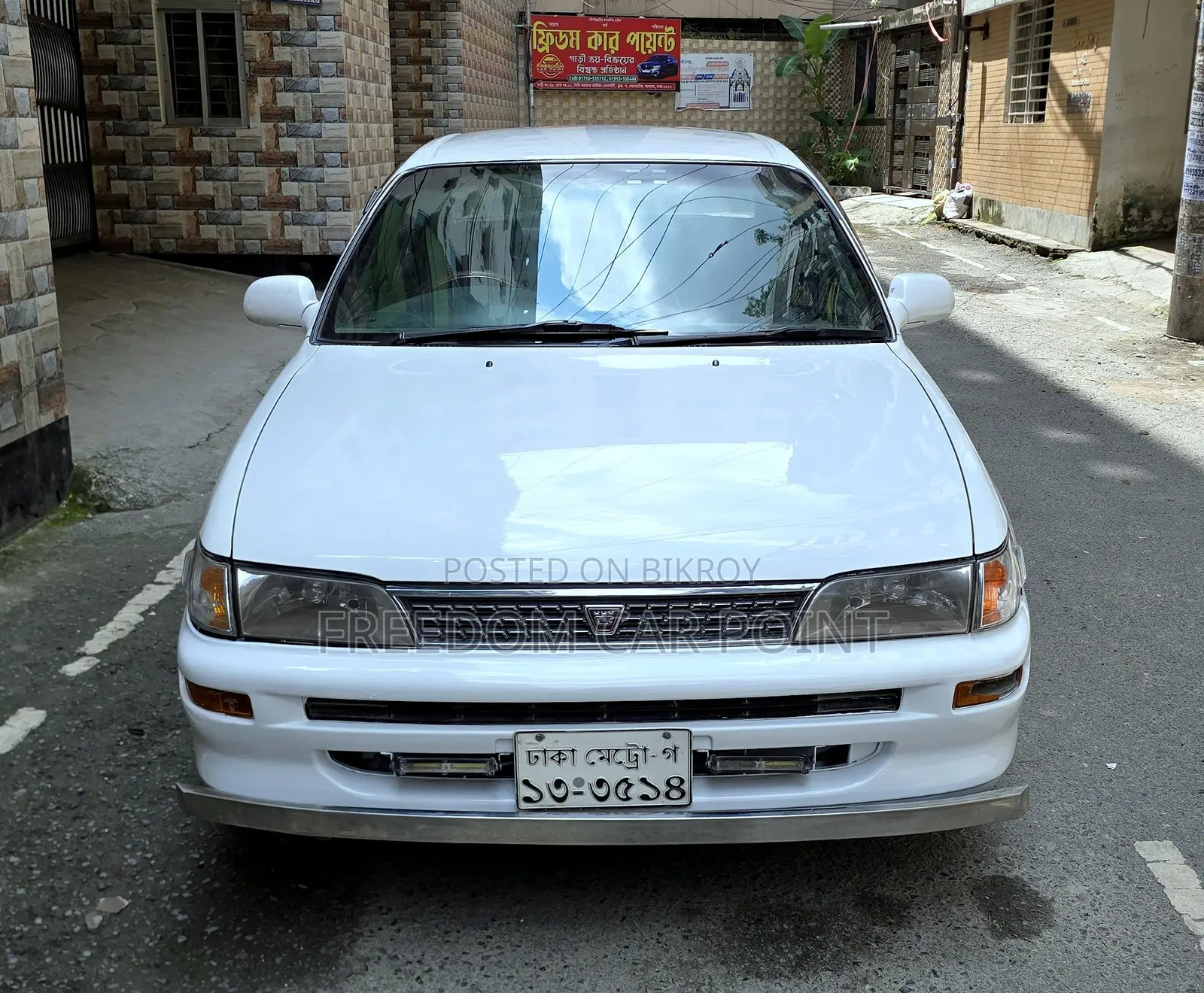 Toyota Corolla Sedan 1994 White