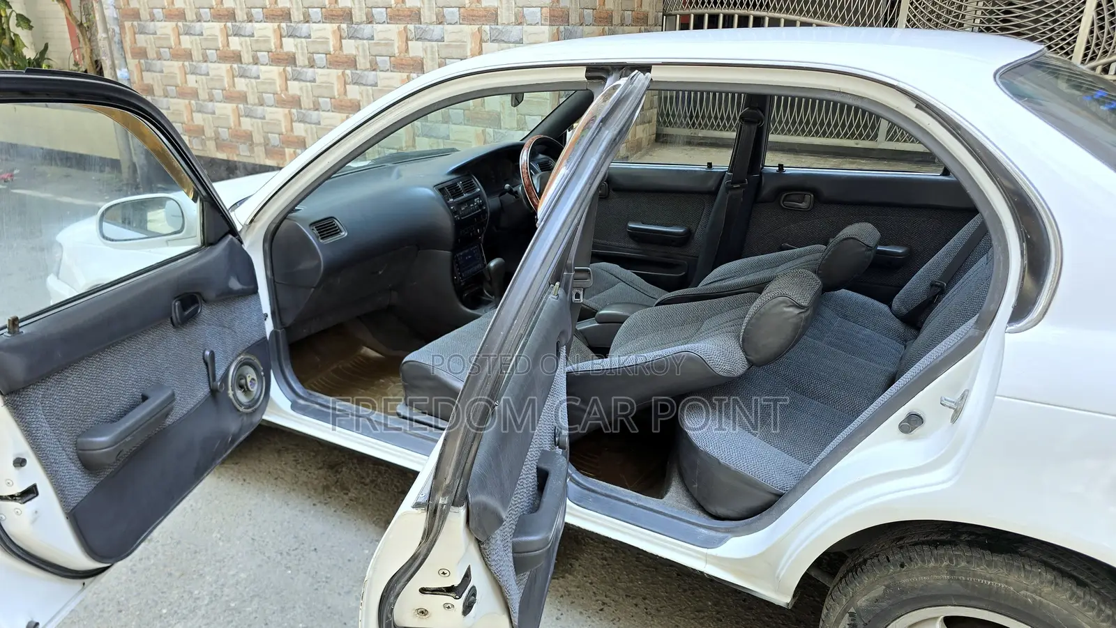 Toyota Corolla Sedan 1994 White