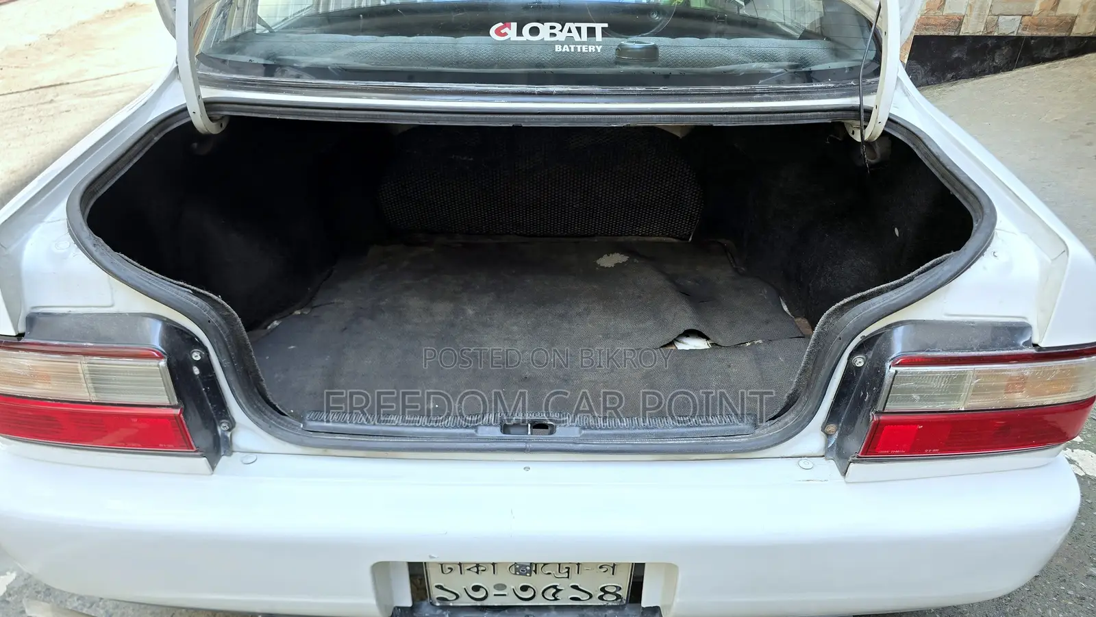 Toyota Corolla Sedan 1994 White