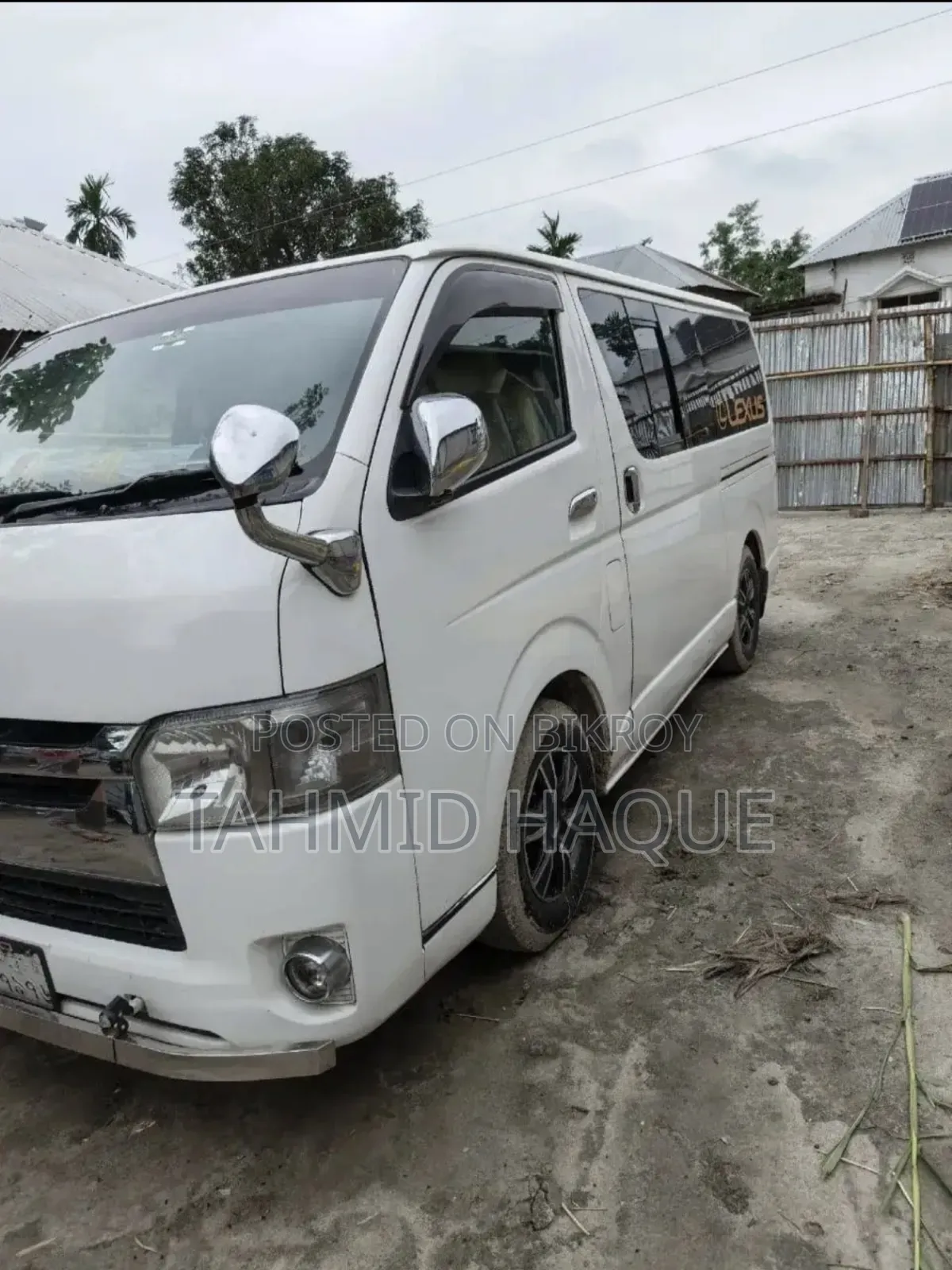 Toyota HiAce 2005 White