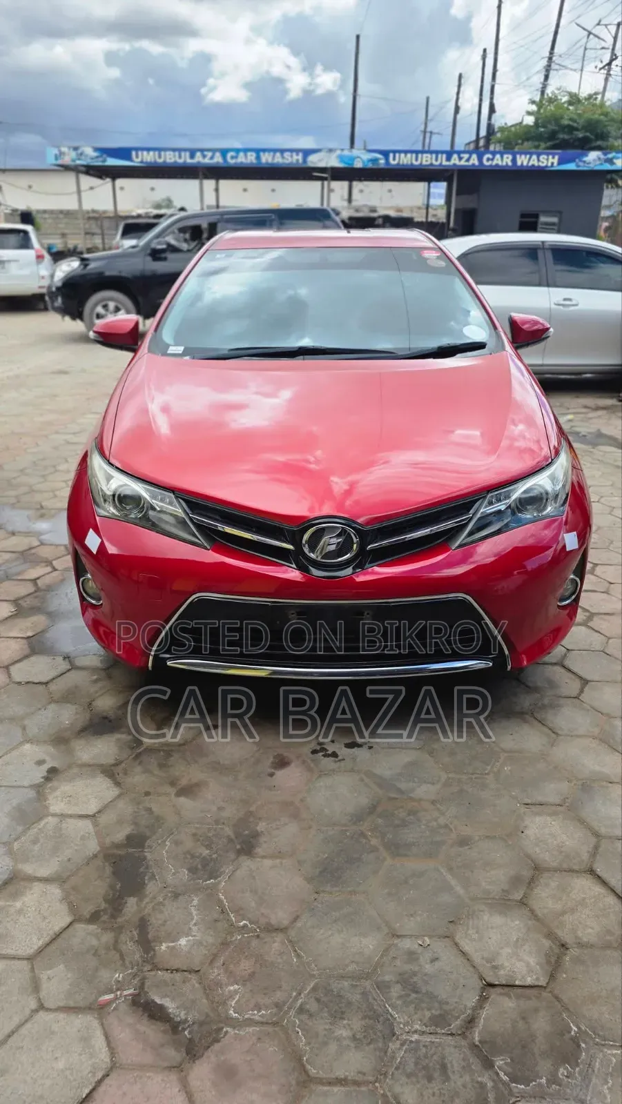 Toyota Auris 2014 Red