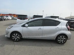 Toyota Aqua 2021 Silver
