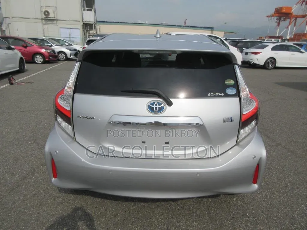 Toyota Aqua 2021 Silver