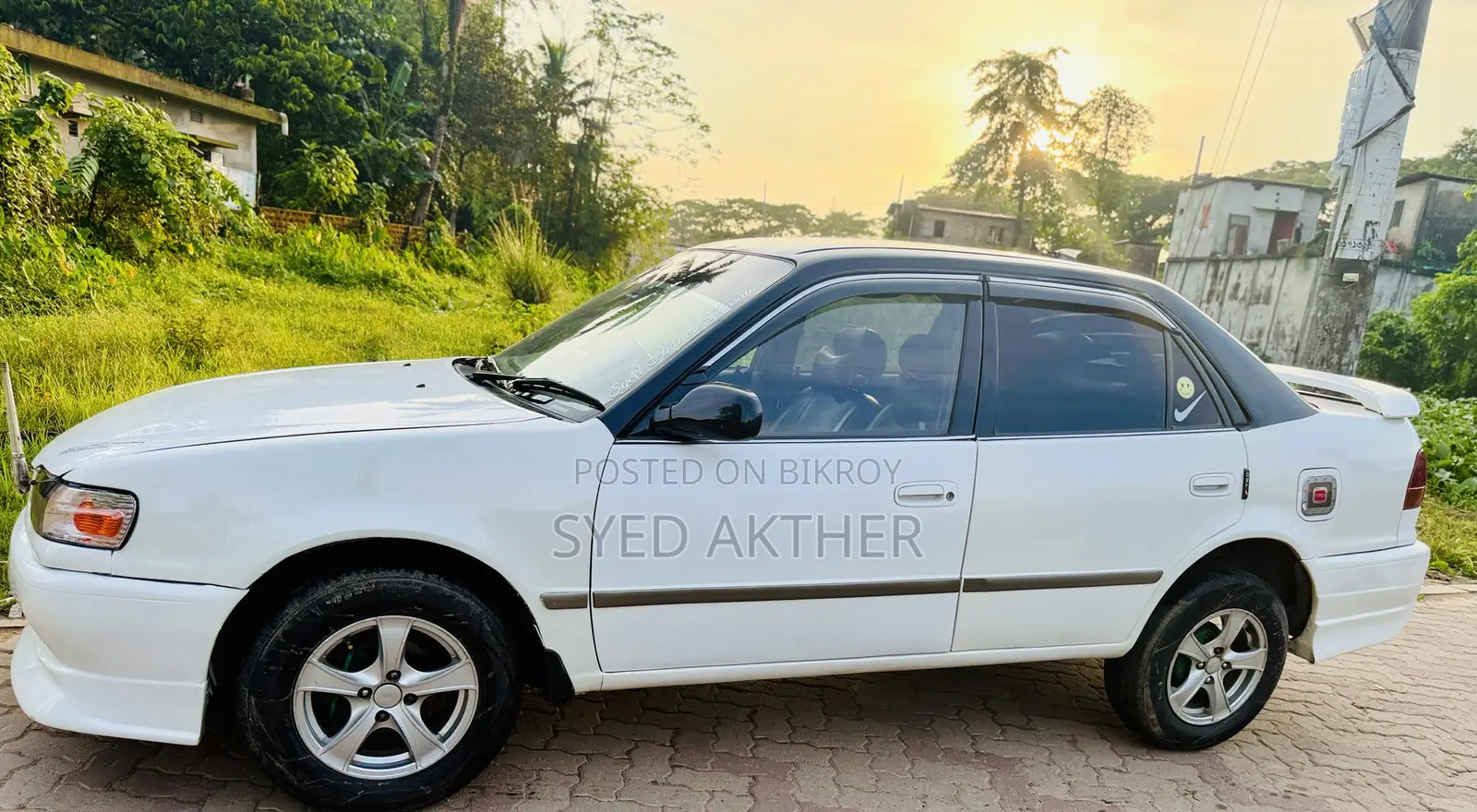 টয়োটা করোল্লা ১৯৯৭ সাদা