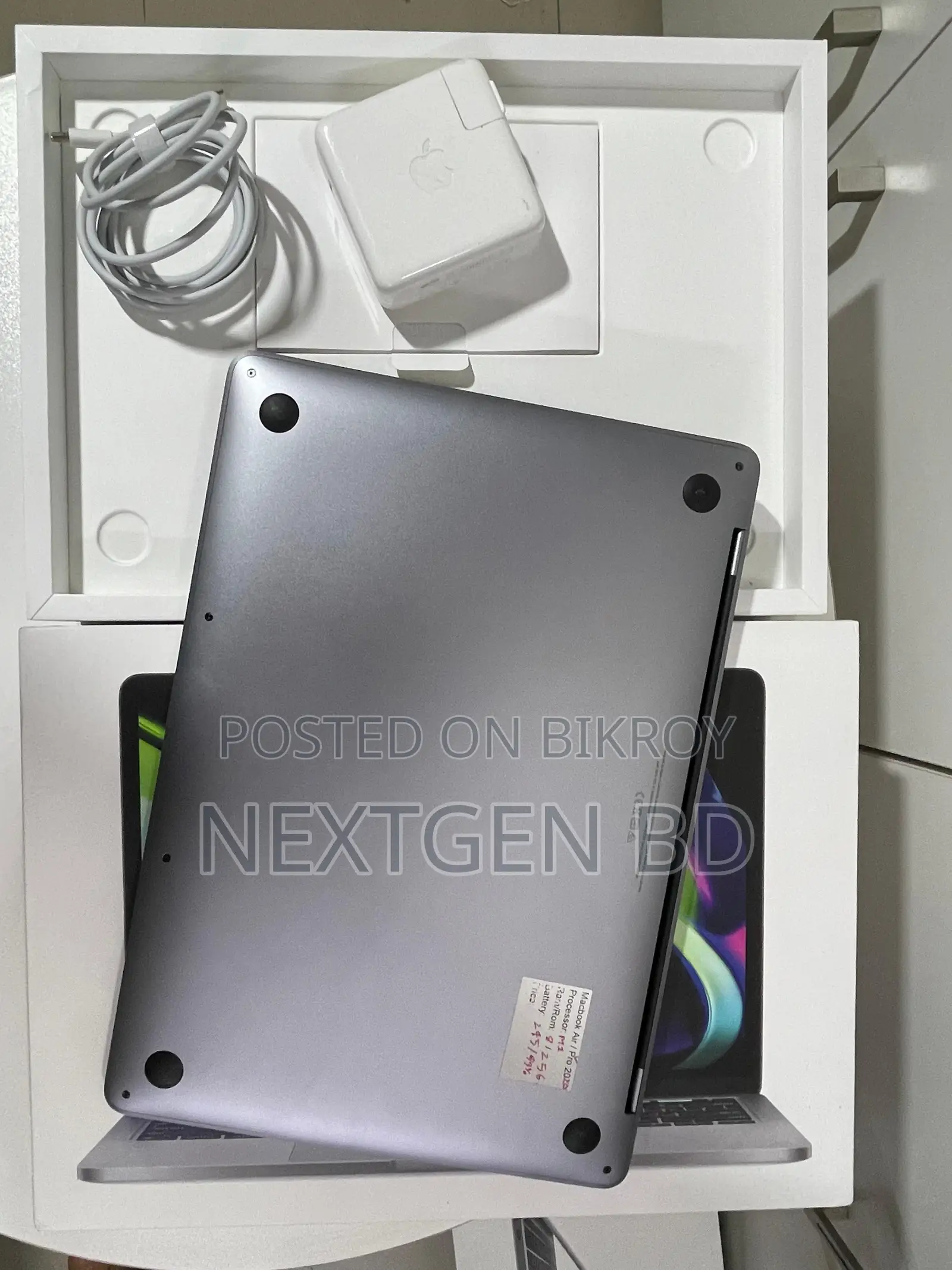 Laptop Apple MacBook Pro 2020 M1 8GB Apple M1 SSD 256GB