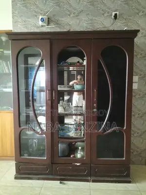 Showcase With 3 Parts