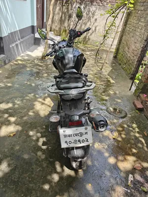 ইয়ামাহা এফজেড ২০২৫ কালো