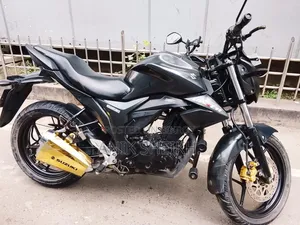 সুজুকি জিক্সার ২০২৩ ব্ল্যাক