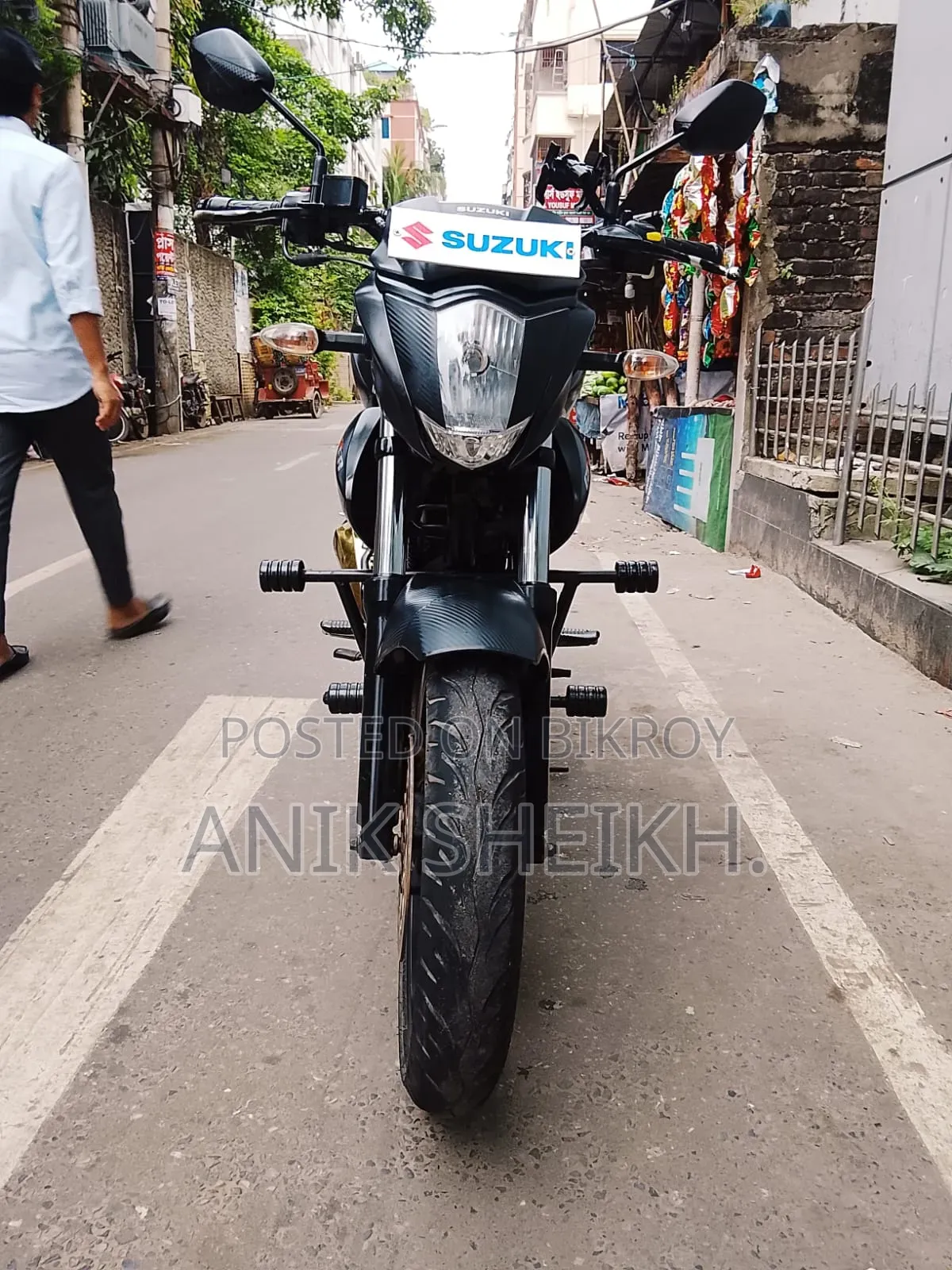 সুজুকি জিক্সার ২০২৩ ব্ল্যাক