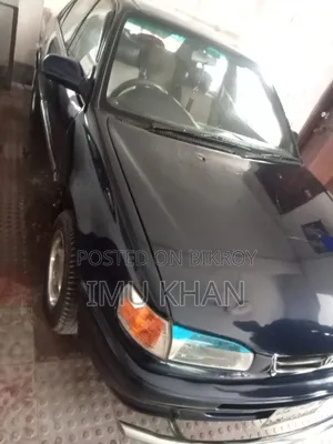 টয়োটা করোল্লা ১৯৯৬ নীল