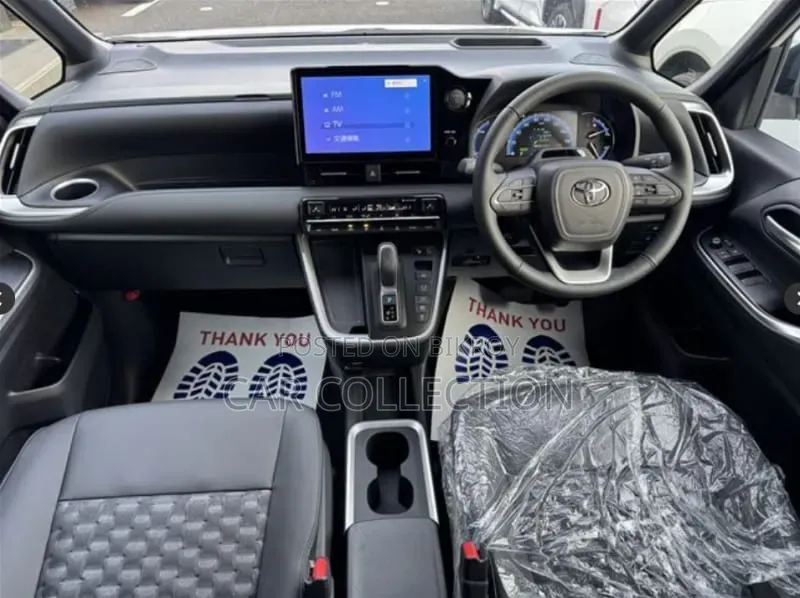 New Toyota Voxy 2026 Pearl