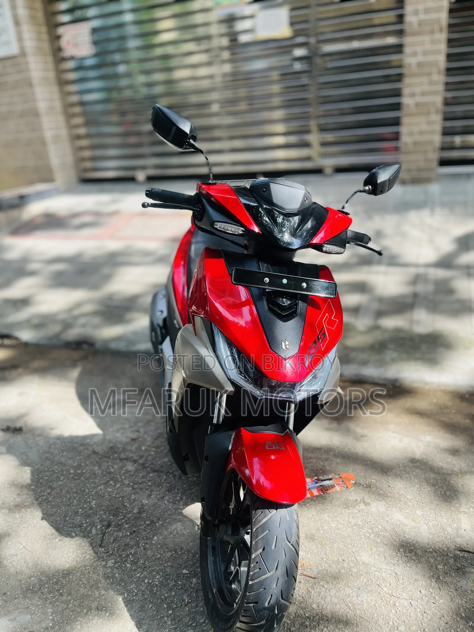 হিরো জুম ১২৫ ২০২৬ লাল