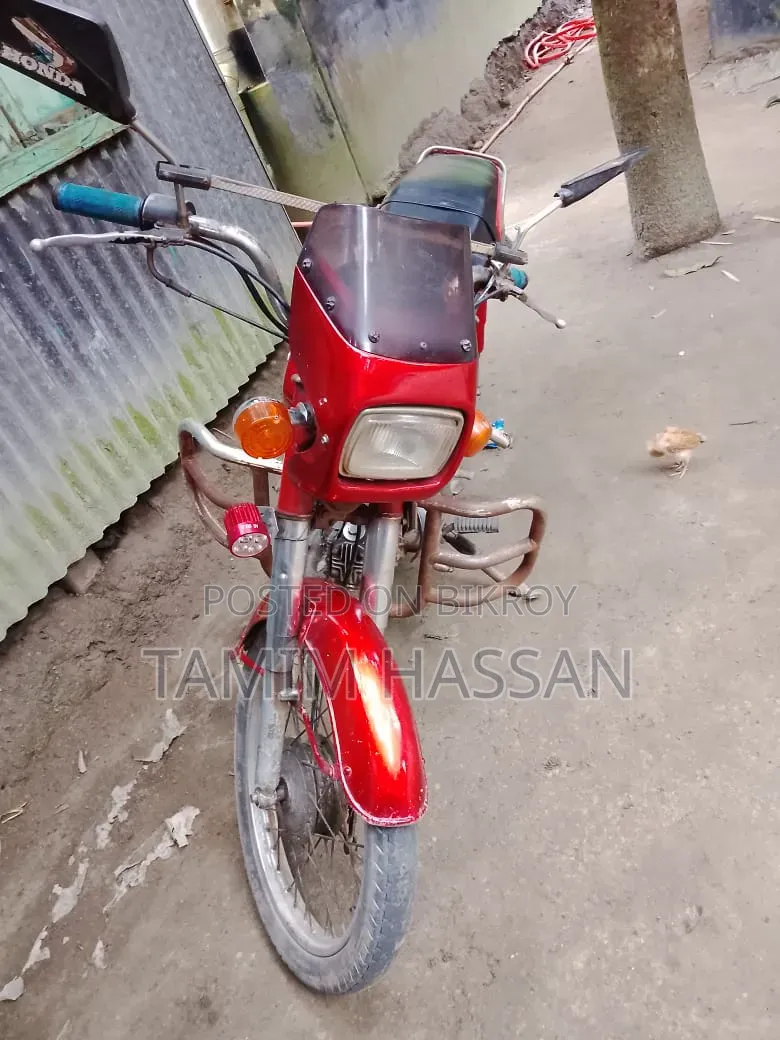 মোটরসাইকেল ২০১৬ লাল