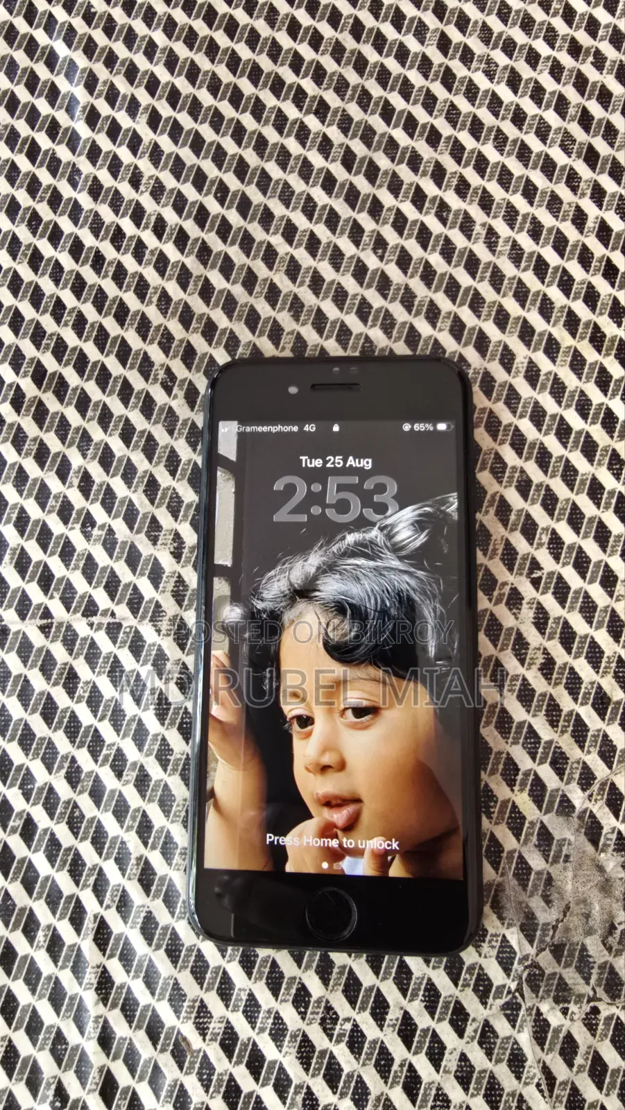 Apple iPhone SE (2022) 64 GB Black