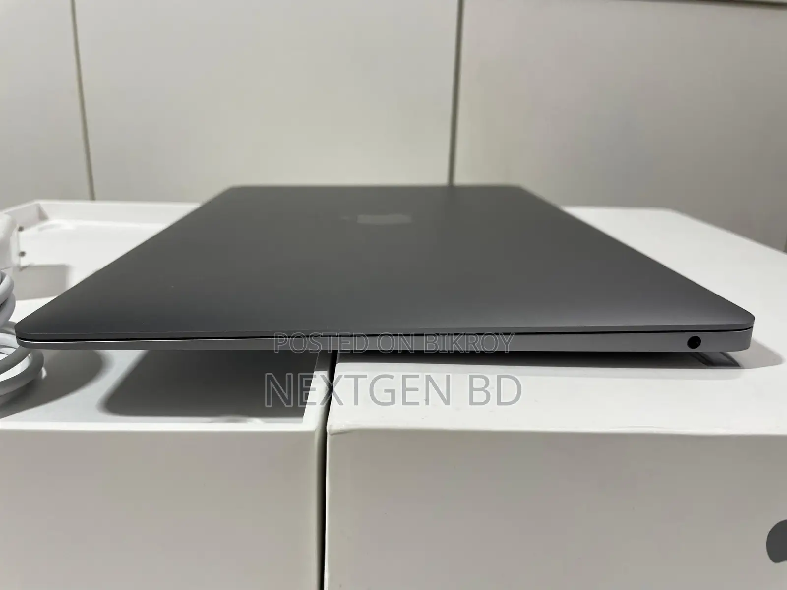 Laptop Apple MacBook Air 2018 8GB Intel Core i5 SSD 256GB
