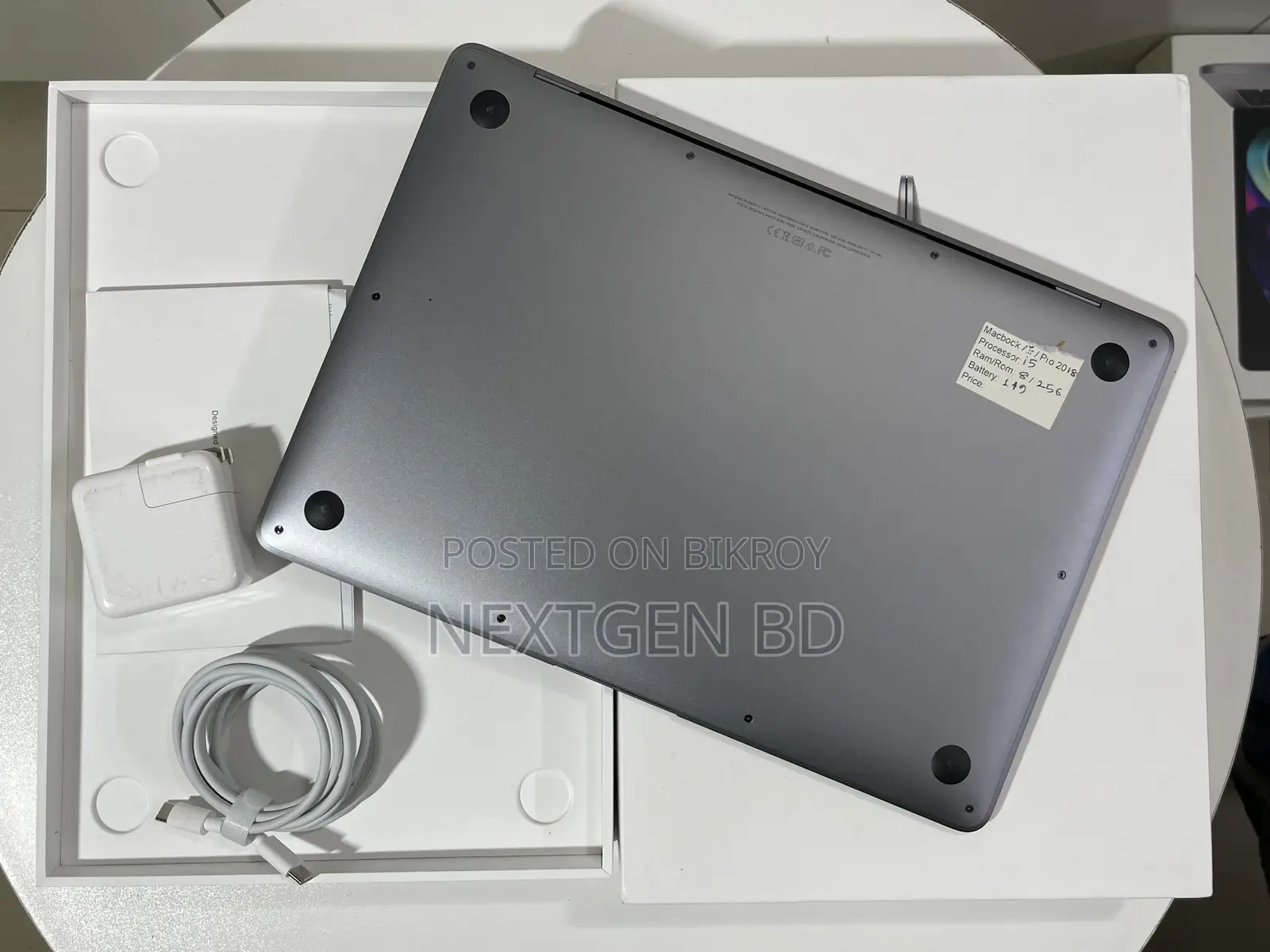 Laptop Apple MacBook Air 2018 8GB Intel Core i5 SSD 256GB