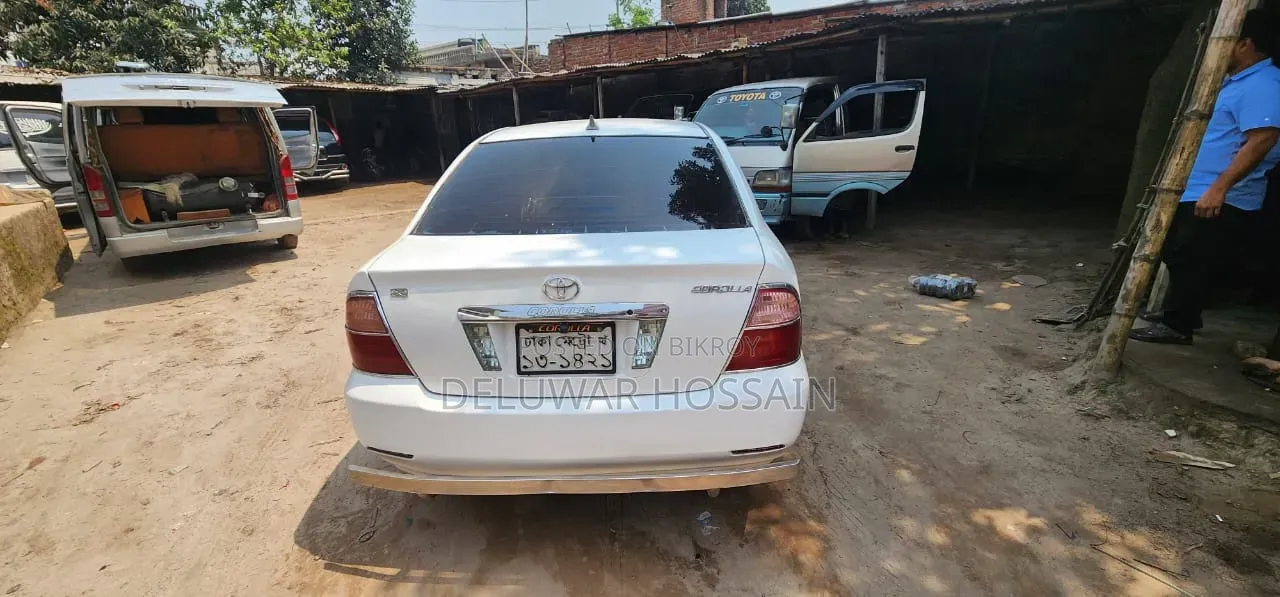 Toyota Corolla 2001 White