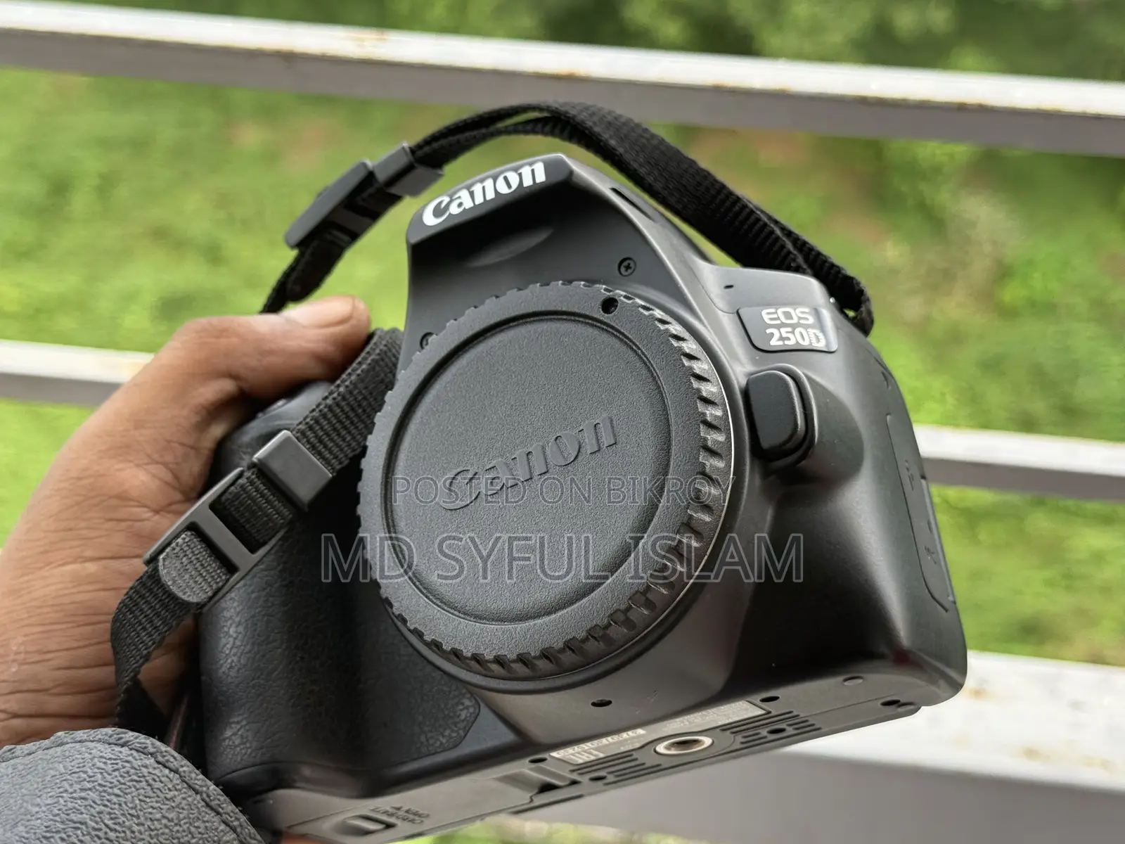 Urgent Sell: Canon EOS 250D + Canon 50mm F/1.8 STM Prime Lens