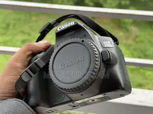 Urgent Sell: Canon EOS 250D + Canon 50mm F/1.8 STM Prime Lens