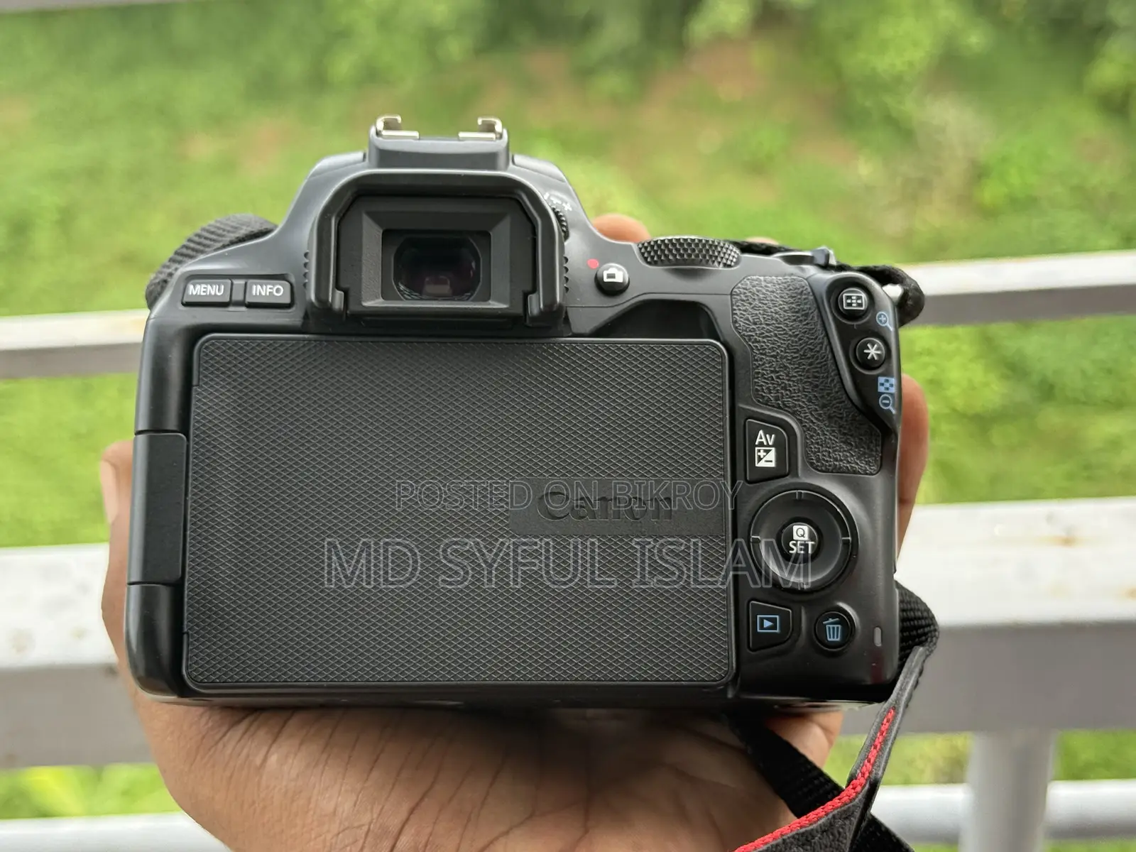 Urgent Sell: Canon EOS 250D + Canon 50mm F/1.8 STM Prime Lens