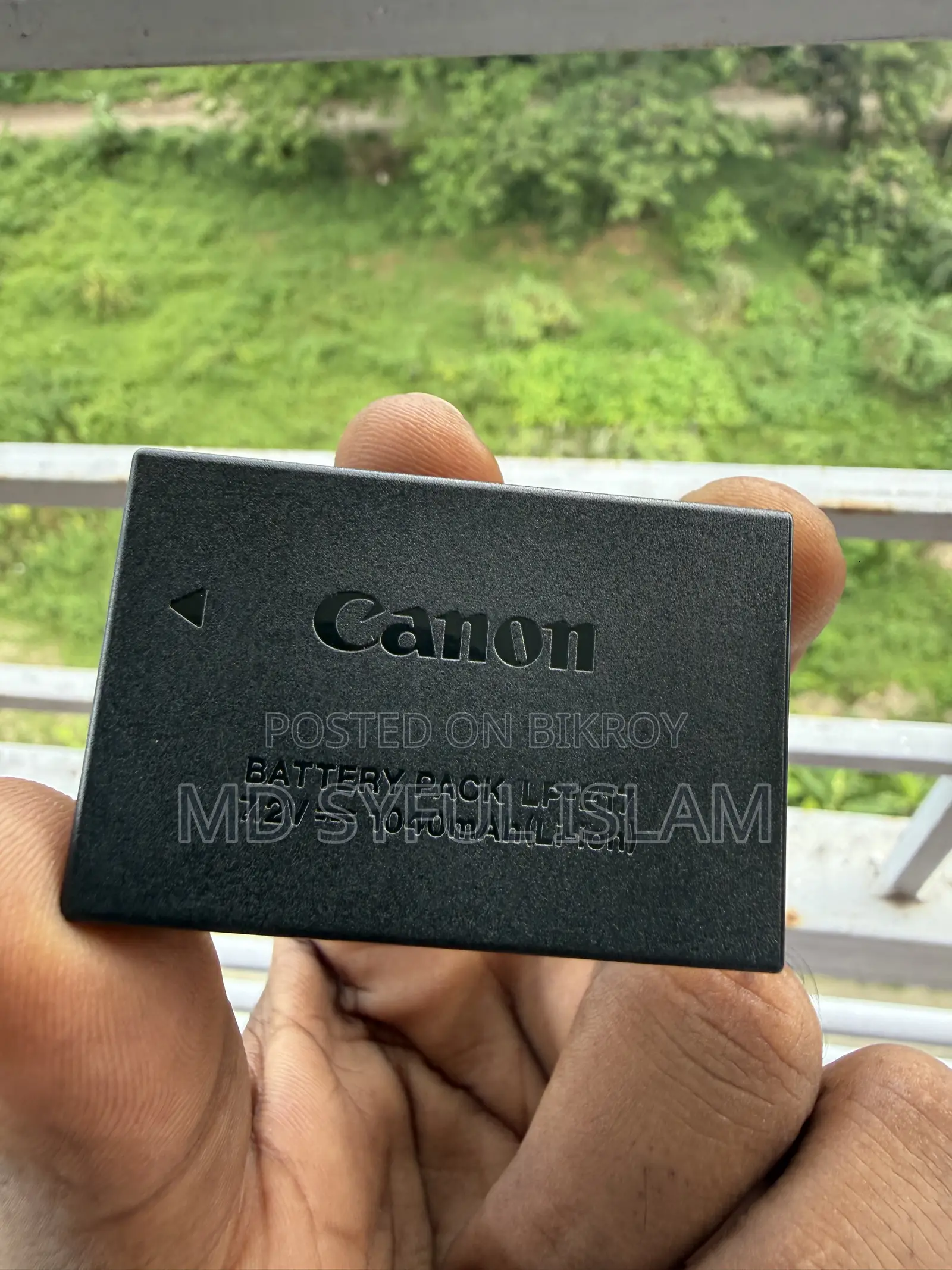 Urgent Sell: Canon EOS 250D + Canon 50mm F/1.8 STM Prime Lens