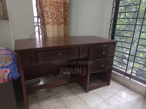টেবিল ডেস্ক