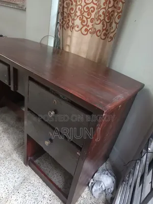টেবিল ডেস্ক