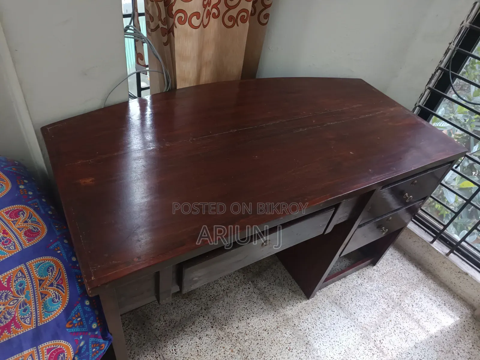 টেবিল ডেস্ক