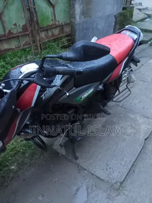 বাজাজ ডিসকভার ১২৫ ২০২০ ব্ল্যাক