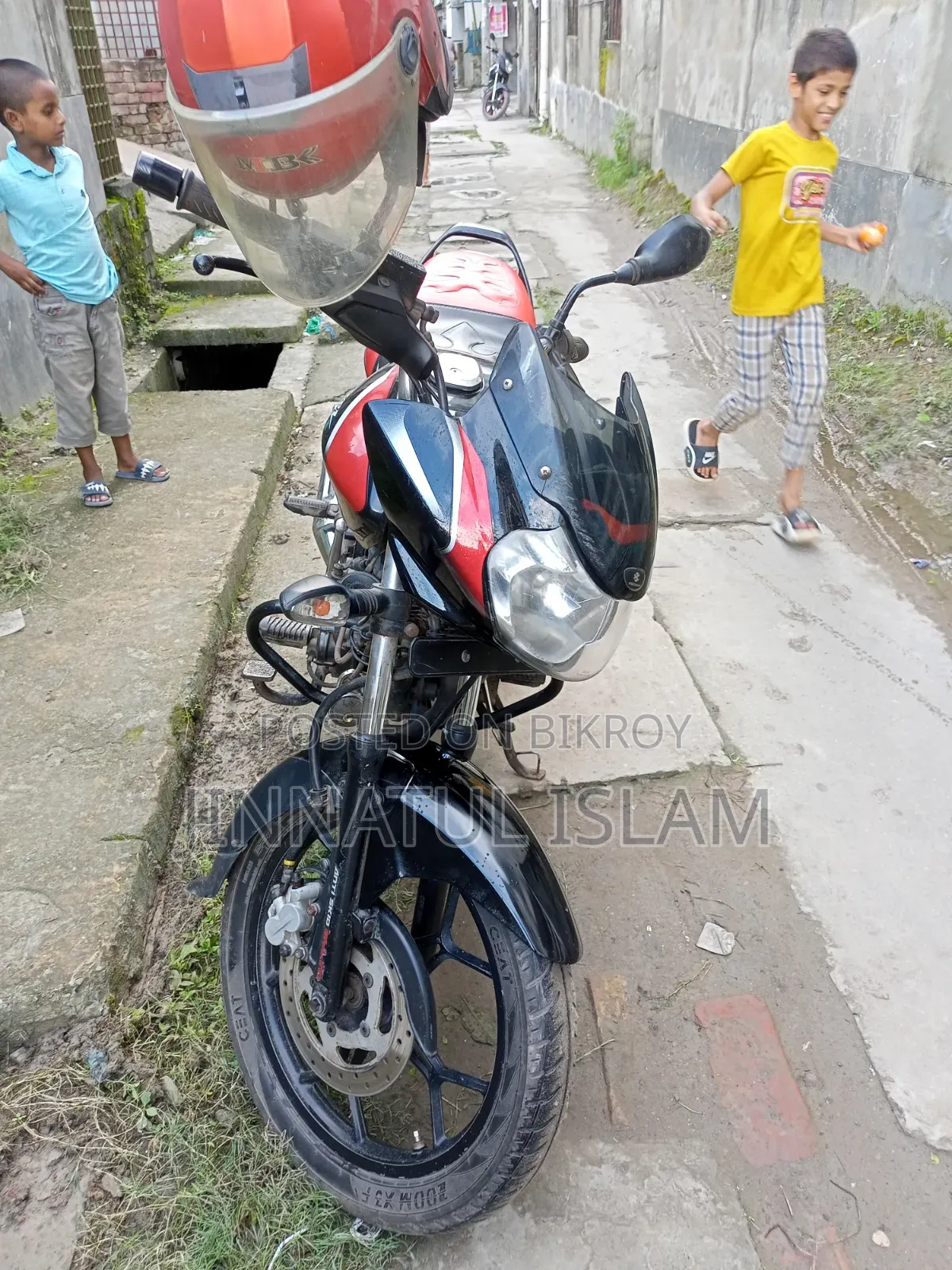 বাজাজ ডিসকভার ১২৫ ২০২০ ব্ল্যাক
