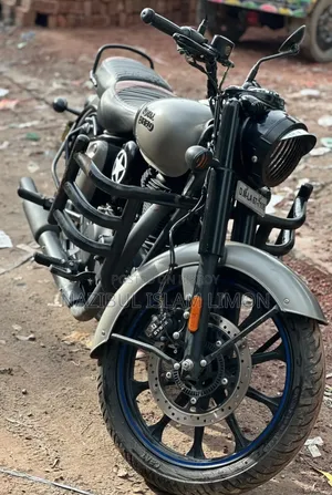 রয়েল এনফিল্ড ক্লাসিক ৩৫০ ২০২৫ গ্রে